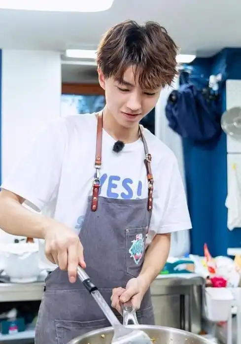 tfboys发展对标三大天王王源可模仿张学友,千玺则向梁朝伟学习