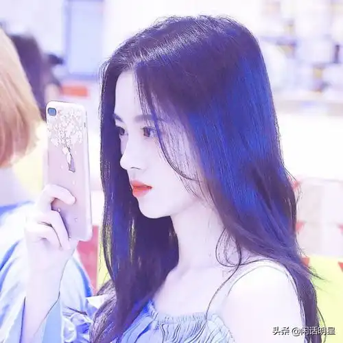 夜景长发美女背景,这个四千年美女,究竟是不是整容整出来的