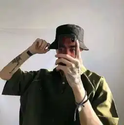 头像丨我可能是盐吃多了,闲得总是想你