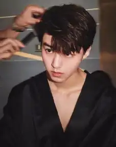 小凯七夕加班都不忘了粉丝,还做了一件很甜的事情