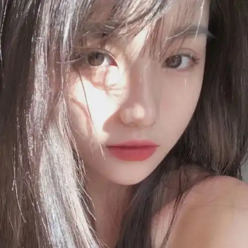 紫色系女生可爱头像文案