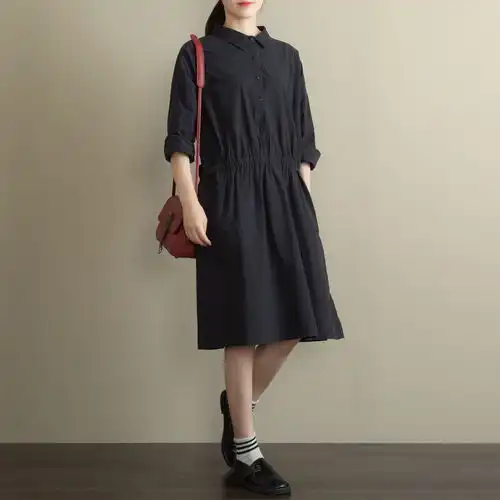 淡雅的搭配,时尚又好看,彰显出浓浓的青春风情