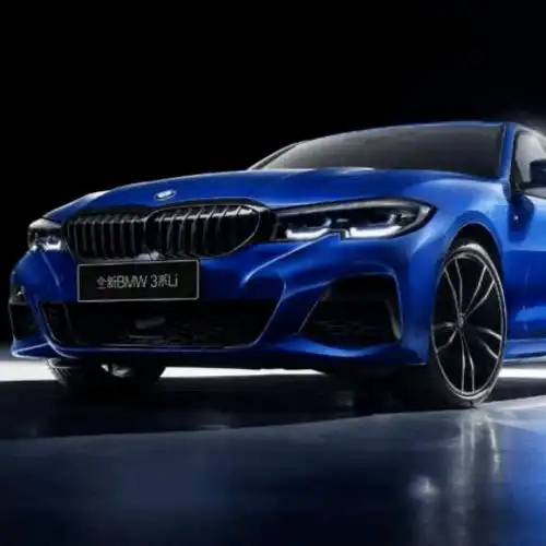 宝马3系的颜值无疑是奔驰c比不来的,或许宝马3系车主都是帅哥