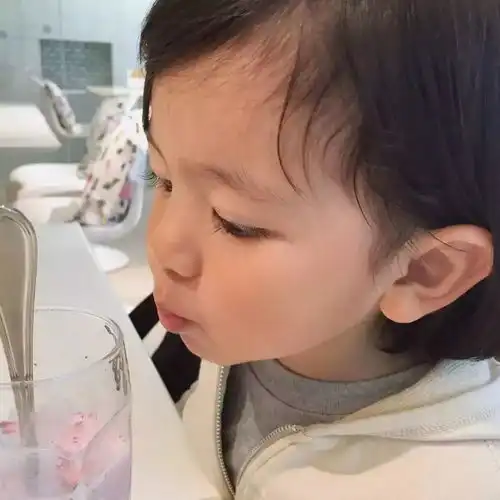 果然男孩子可爱起来,就没女孩子什么事儿啦