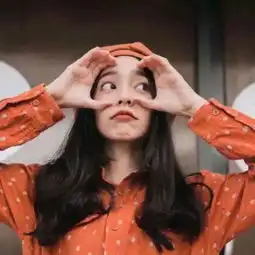 温暖治愈系女生头像笑起来很甜美的女生