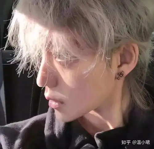 蓝色高冷系男生头像蓝色