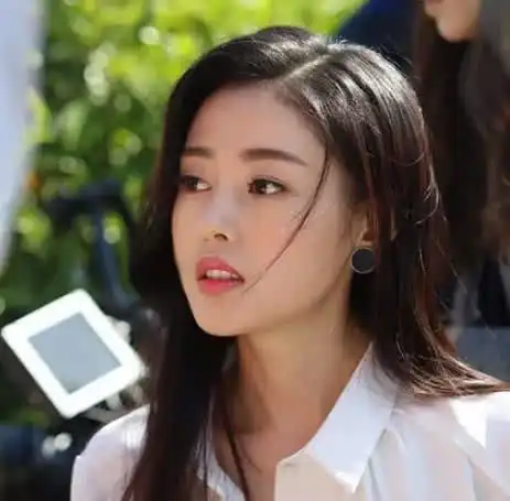 公认最美的29岁女星,谭松韵垫底,李沁第二