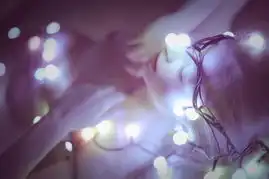 温暖柔情苏俄系美女清新脱俗中的性感