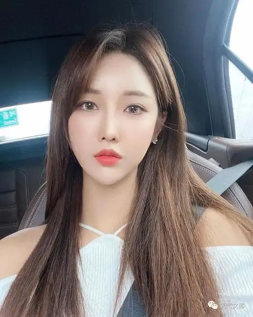韩系车模柳多妍