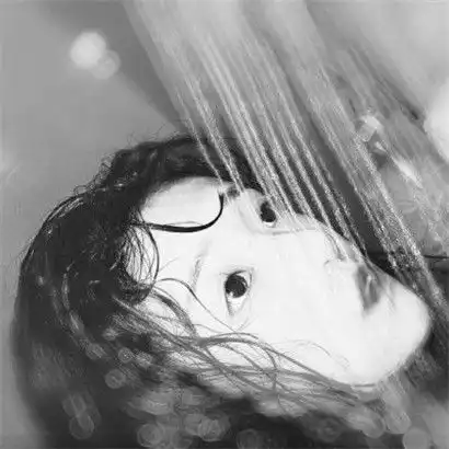 高冷女生头像漫画黑色系