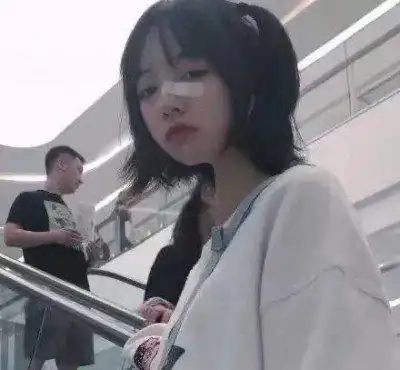 听说火了假装快乐的头像何必与感情较真,输了快乐