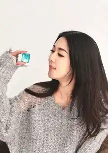 被薛凯琪惊艳到了,穿绿色百褶裙美成海洋仙子,37岁依旧有少女感