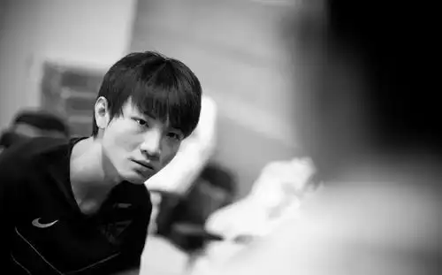 haro发文告别深夜回应花5200块pc出轨一个偶然认识的女孩