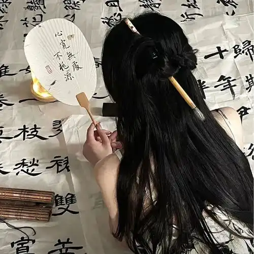 文艺头像女生动漫图片女