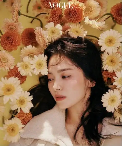 韩国的女人真会保养,39岁宋慧乔最新时尚大片,仍是颜值天花板