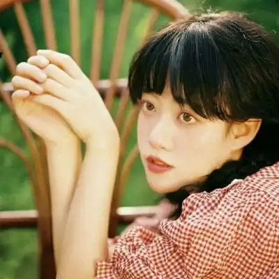 美系头像复古林允