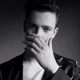 2018qq头像男生黑白伤感孤独高清图片全世界只对你有感觉