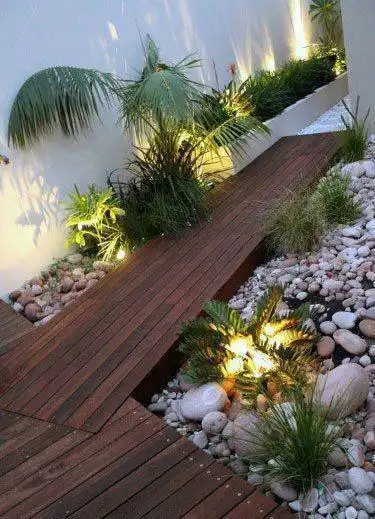 建议院子这样装修,错层甲板设计,美观又有层次