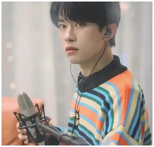 爱豆头像易烊千玺高清无水印图片