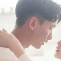 高清情侣头像亲吻一对两张微信头像图片大全