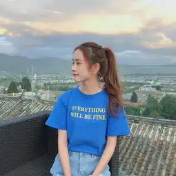 宽松的t恤融入了chic,时尚达人就是你了