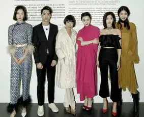 赫本和超模小kk,隔空70年撞鞋了