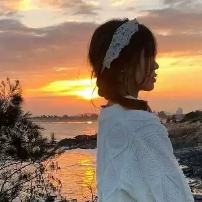 真人头像女侧脸夕阳