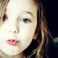 和这个小孩头像情侣