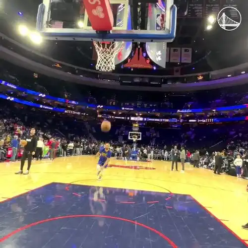 不参加扣篮大赛嘛库里赛前自抛自接上演空接扣篮