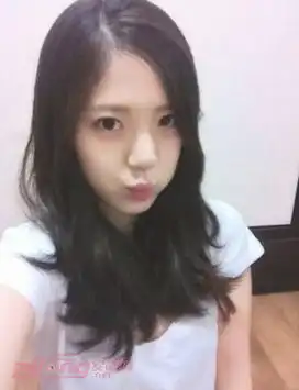 清新可爱女生中长发型设计