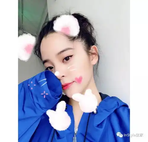 这条校服裤让雷佳音奚梦瑶撞衫了谁赢比较大