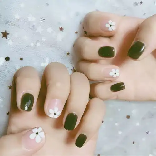 短指甲有救了这些款式好看又简约