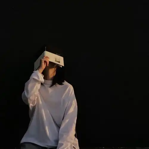 原来他用的是情头啊