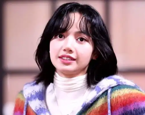 青你3lisa镜头直拍,失去了韩系滤镜,真人美不美一目了然