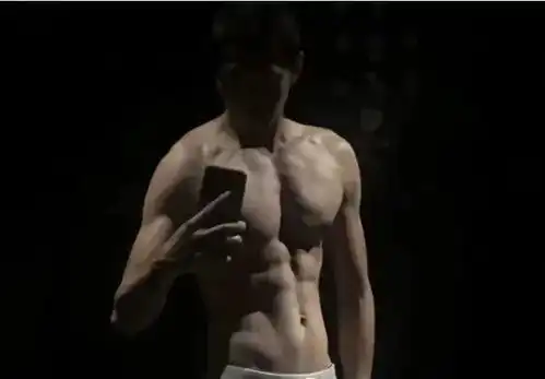 周受资引领男版纯欲风,精英男是新的带货王吗