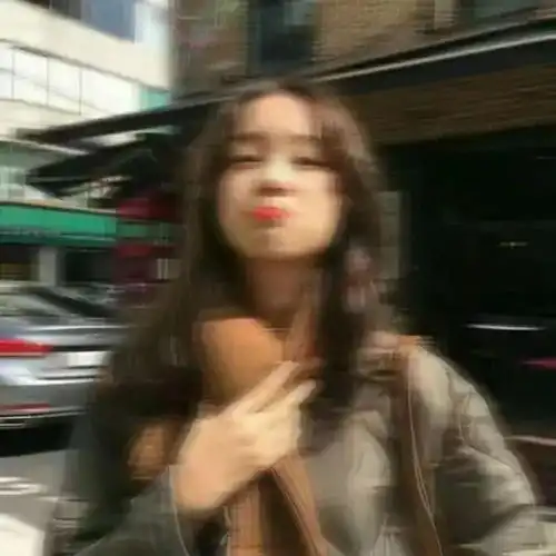 朦胧感女生头像慢慢来,谁不是翻山越岭的去爱