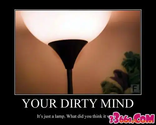 网上很火的一系列图片都是黑色边框上方是各种搞笑内涵图,下面是文字解说,这种图叫什么