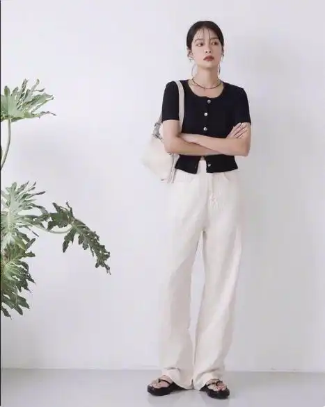简约风的韩系小姐姐穿搭,清爽又利落,简简单单就穿出优雅好气质
