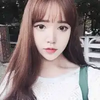 红色系头像温柔女动漫柔