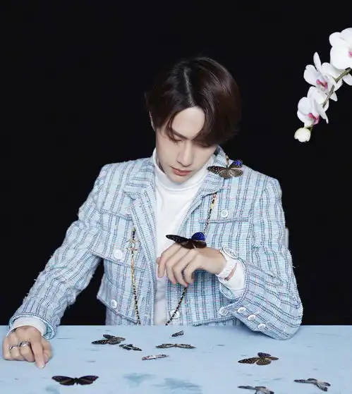 四大老公谁更出众王一博在黑色系中杀出血路,同框肖战养眼