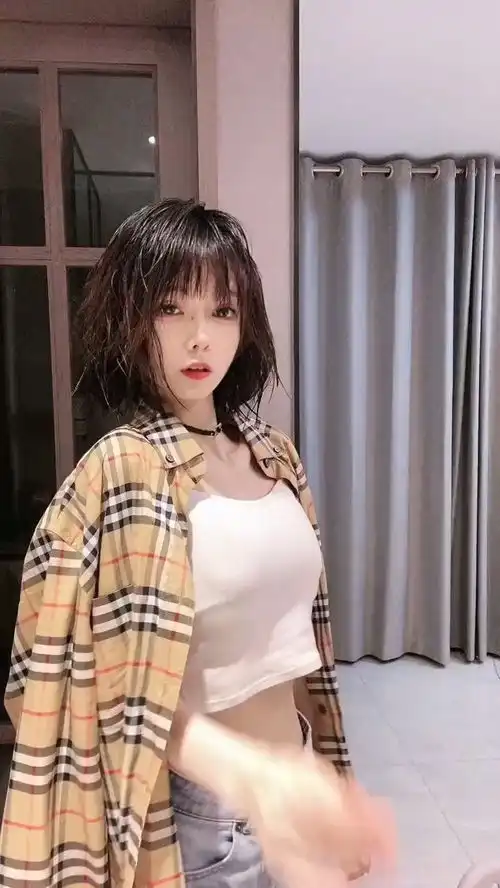 可爱这方面被我拿捏的很稳甜系女孩