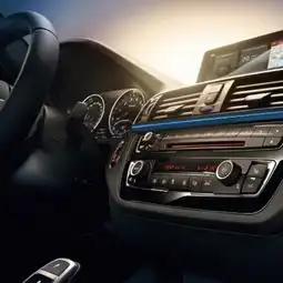 宝马1系,不愧是高颜值低油耗的撩妹神车