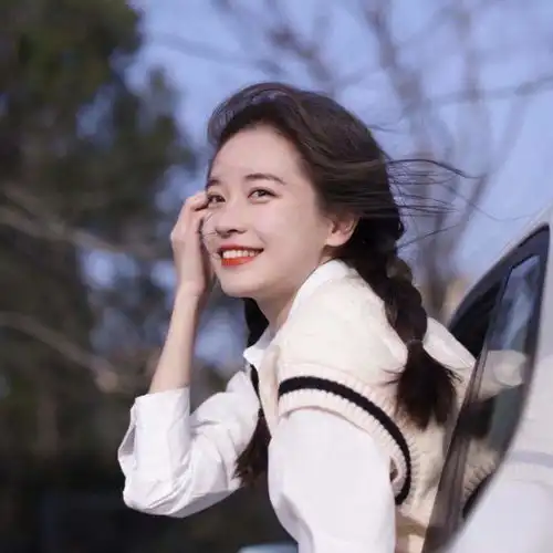 超可的女生头像