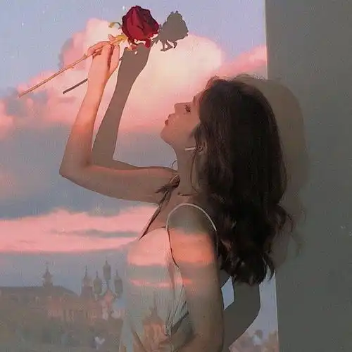 女头我来自宇宙,是一颗星星,你看一眼,跌入星河