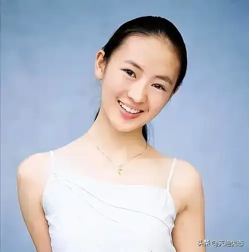 被前男友家暴爆料,陷害唐嫣背刺佟丽娅,如今成视后,她凭什么