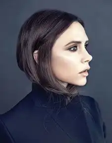 贝嫂高冷写真,拥有四个孩子加一个小贝,辣妹依然时尚范