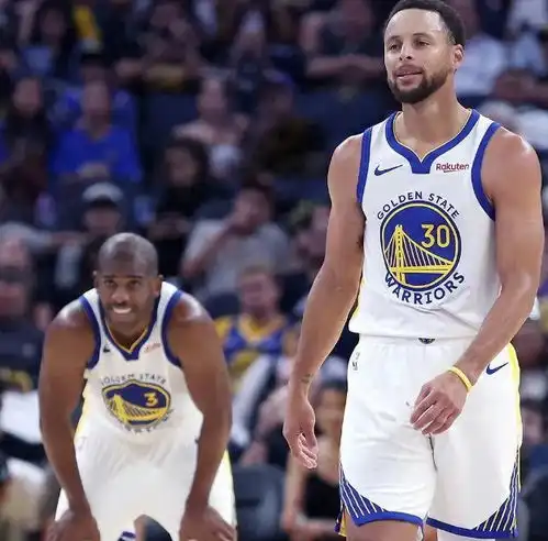 看到夺冠的希望保罗勇士首秀完美,和库里配合很棒,笑容灿烂