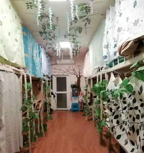 天啦噜这就是传说中别人的寝室吧