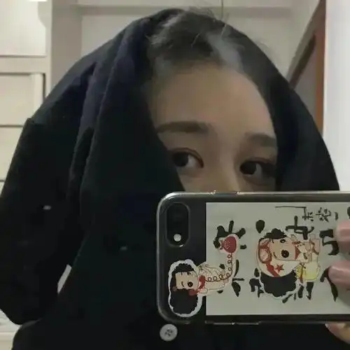挡脸的女生头像