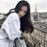 女生侧面头像长发披肩微信头像图片大全